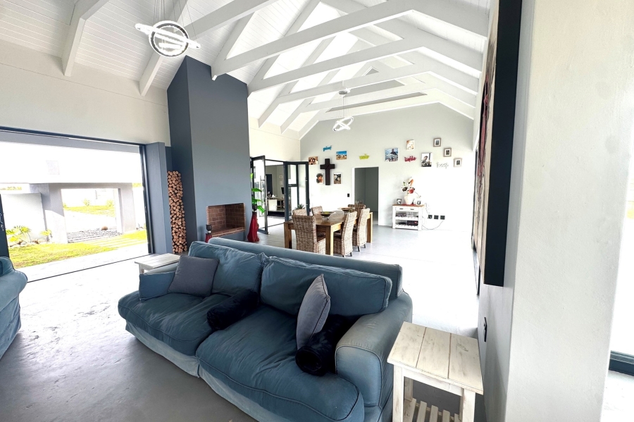 4 Bedroom Property for Sale in Olifantskop Western Cape